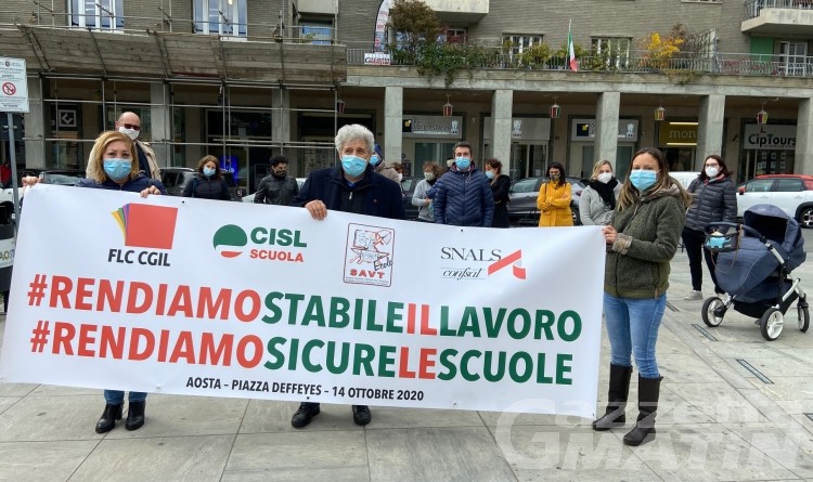 Sindacati della scuola in piazza contro il decreto Sostegni bis Sindacati della scuola in piazza contro il decreto Sostegni bis
