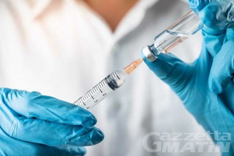 Vaccino antinfluenzale: in arrivo altre 10 mila dosi entro dicembre