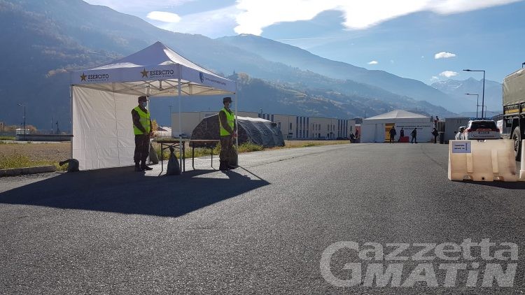 Coronavirus, anche l’Esercito impegnato per i tamponi “drive through” alla Pepinière di Aosta