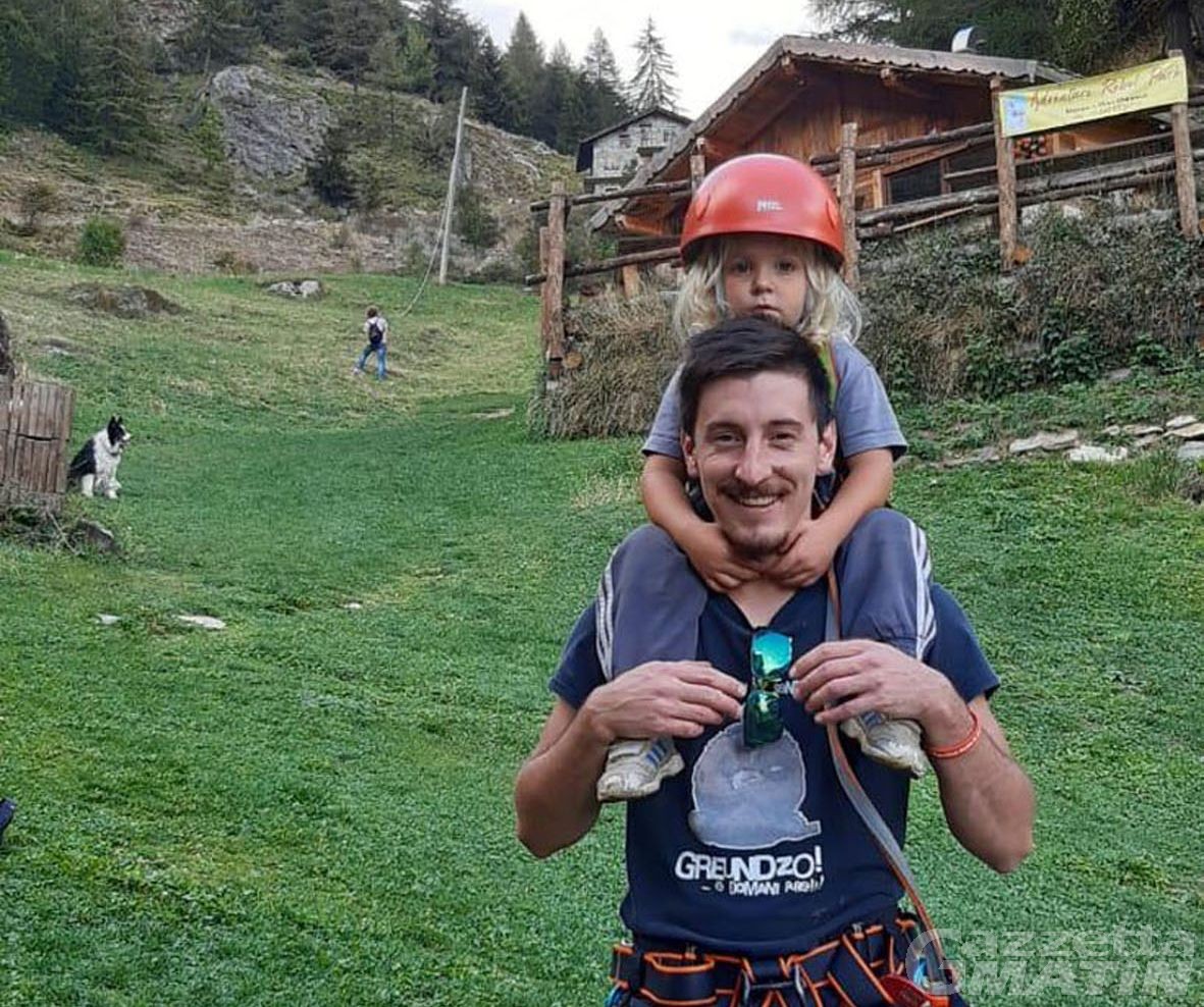 Fénis: la storia di Remy Voyat, giovane consigliere comunale e volontario nella micro in emergenza Fénis: la storia di Remy Voyat, giovane consigliere comunale e volontario nella micro in emergenza