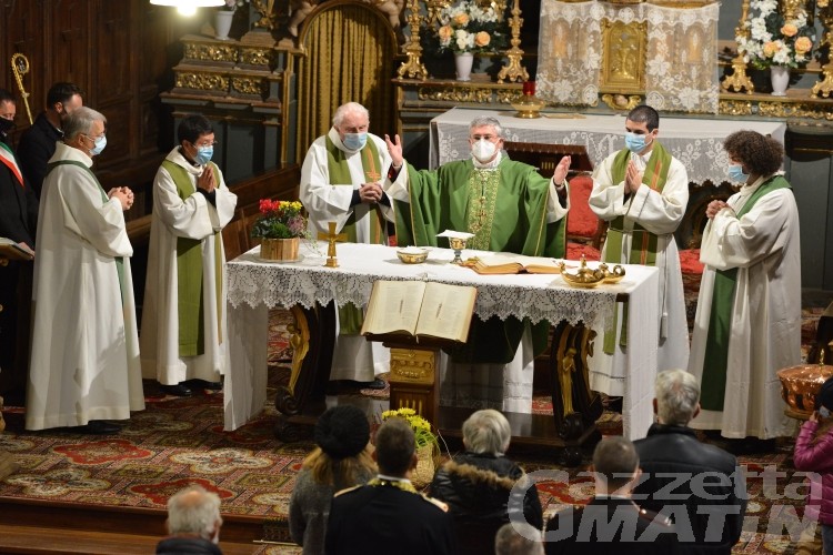 Coronavirus, il vescovo precisa: «confermate le messe, sospese Cresime e Comunioni»