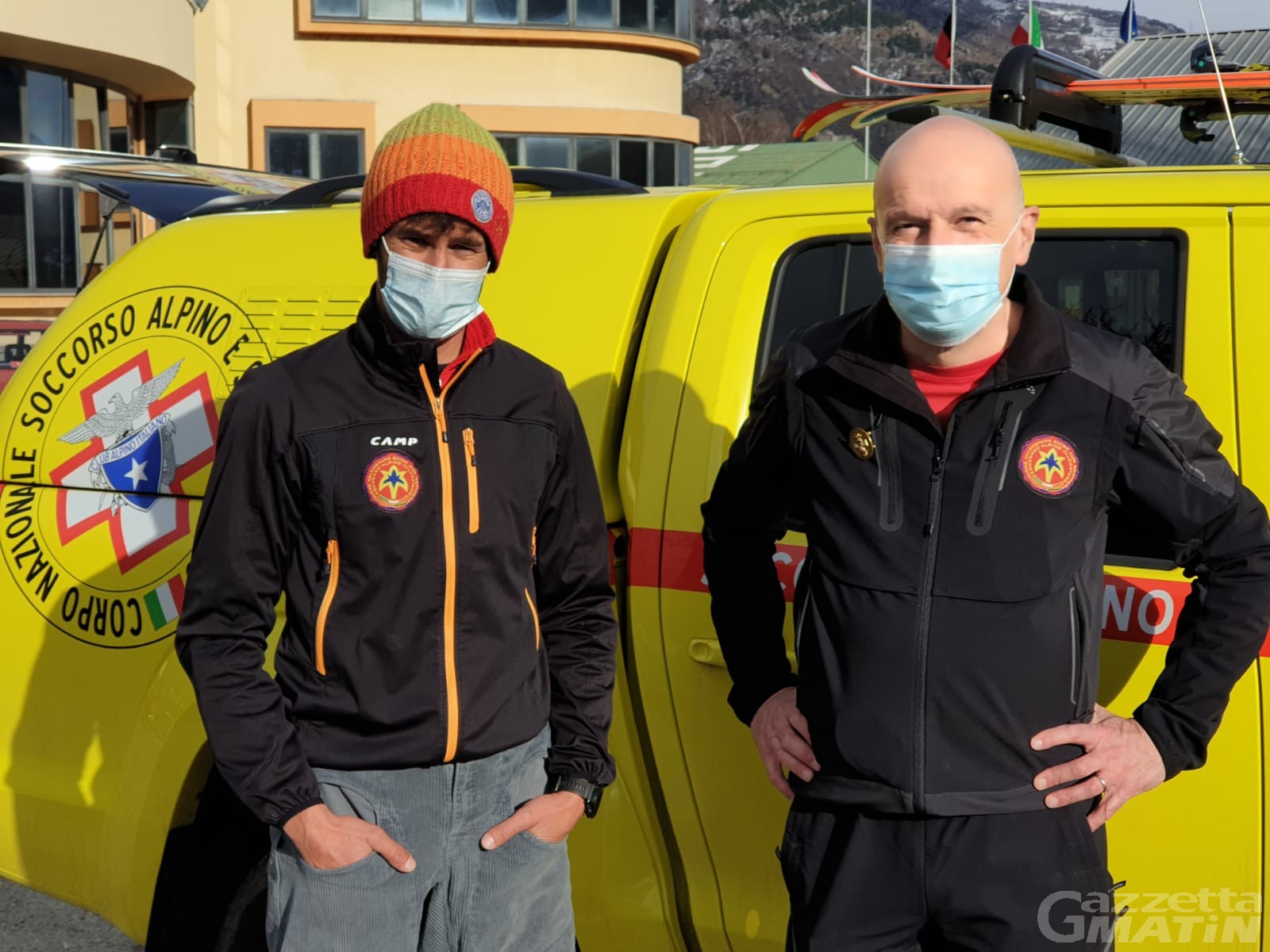Valanga in Abruzzo, dalla Valle d’Aosta due unità cinofile per le ricerche e un elicottero per la bonifica Valanga in Abruzzo, dalla Valle d’Aosta due unità cinofile per le ricerche e un elicottero per la bonifica