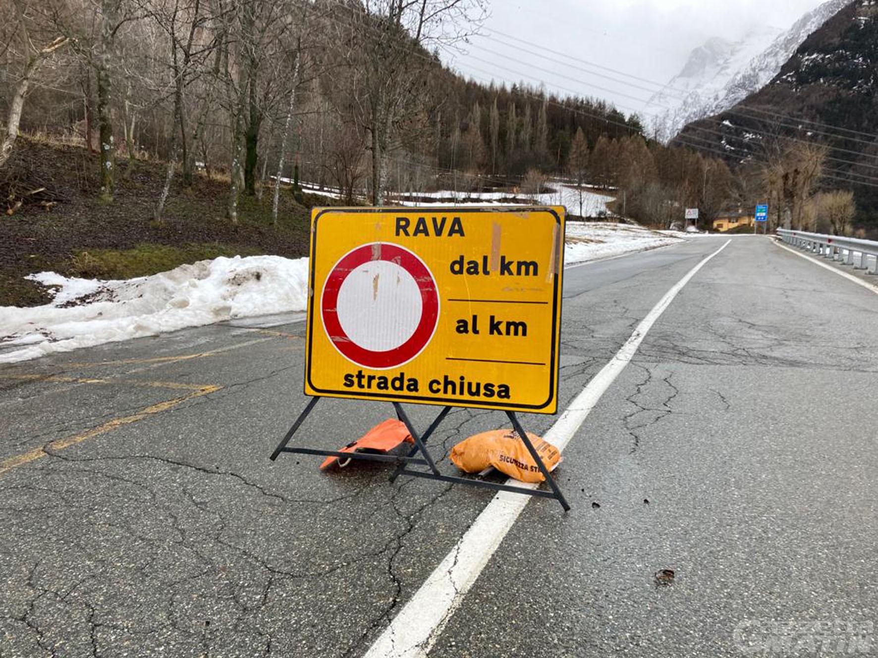 Pericolo valanghe: chiusa da Proussaz la strada per Rhêmes Pericolo valanghe: chiusa da Proussaz la strada per Rhêmes