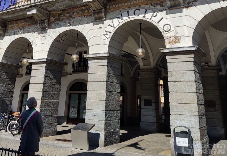 Aosta: il sindaco Nuti e il Consiglio ricordano le vittime del Covid-19