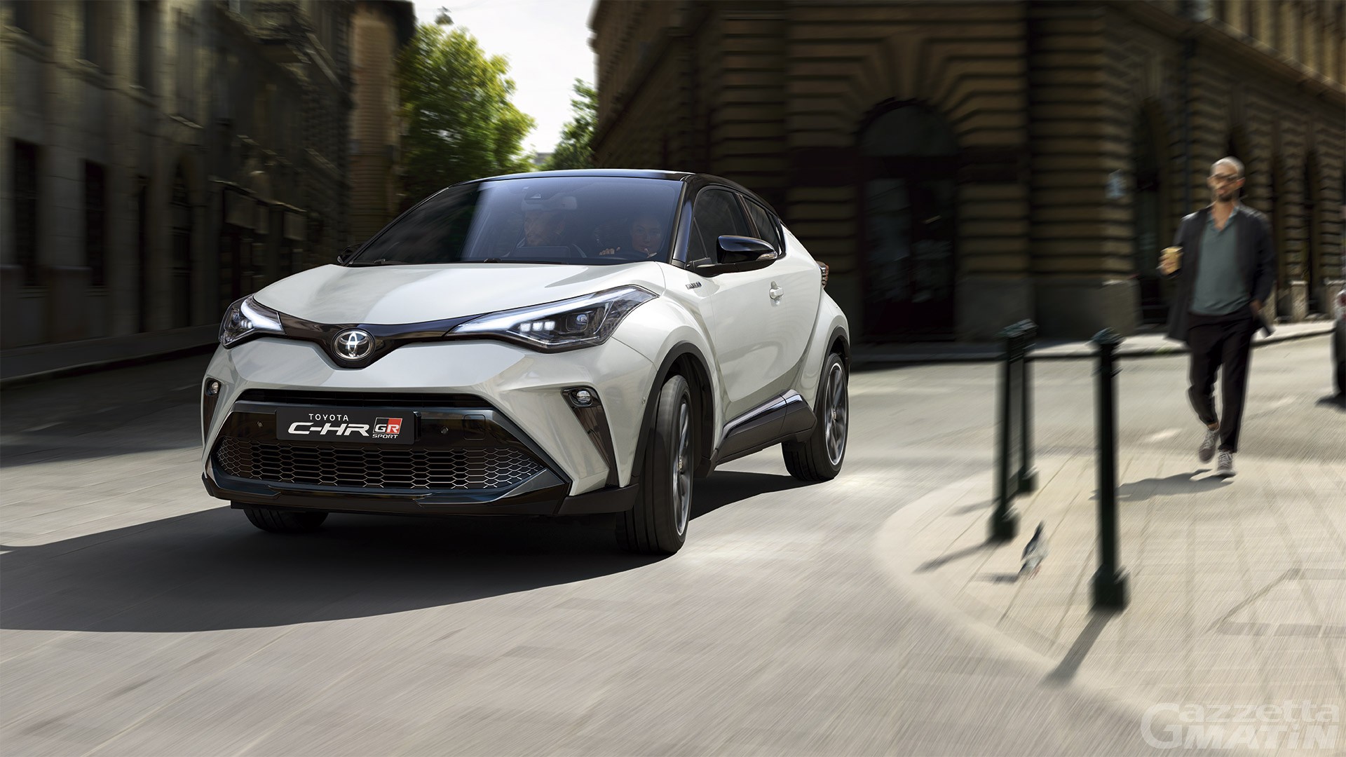 Toyota C-HR, la nuova dimensione del SUV: ibrido, facile da guidare e con personalità Toyota C-HR, la nuova dimensione del SUV: ibrido, facile da guidare e con personalità