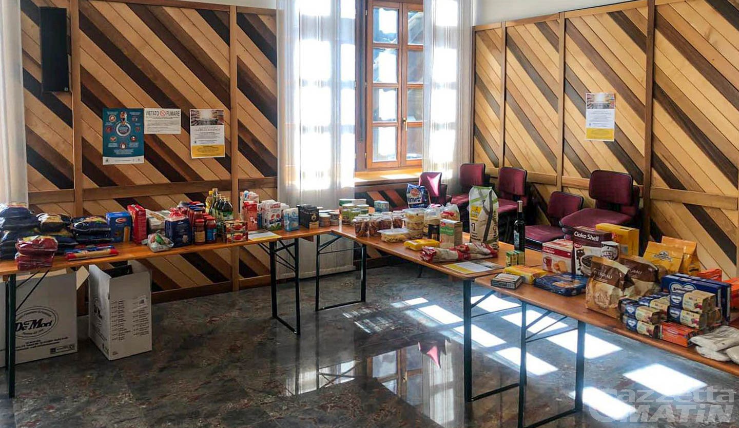 Povertà: a Courmayeur funziona l’iniziativa Carrello Solidale Povertà: a Courmayeur funziona l’iniziativa Carrello Solidale