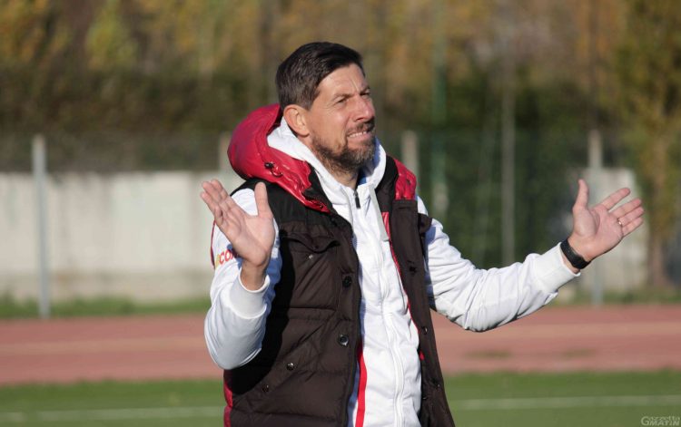 Calcio: clamoroso dietrofront del P.D.H.A.E., in panchina torna subito Roberto Cretaz