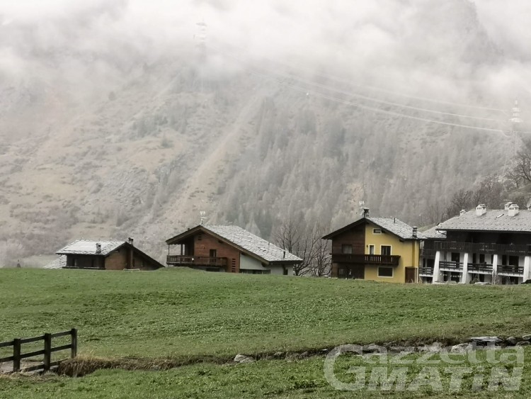 La Thuile, le case da demolire finiscono all’attenzione delle Commissioni regionali