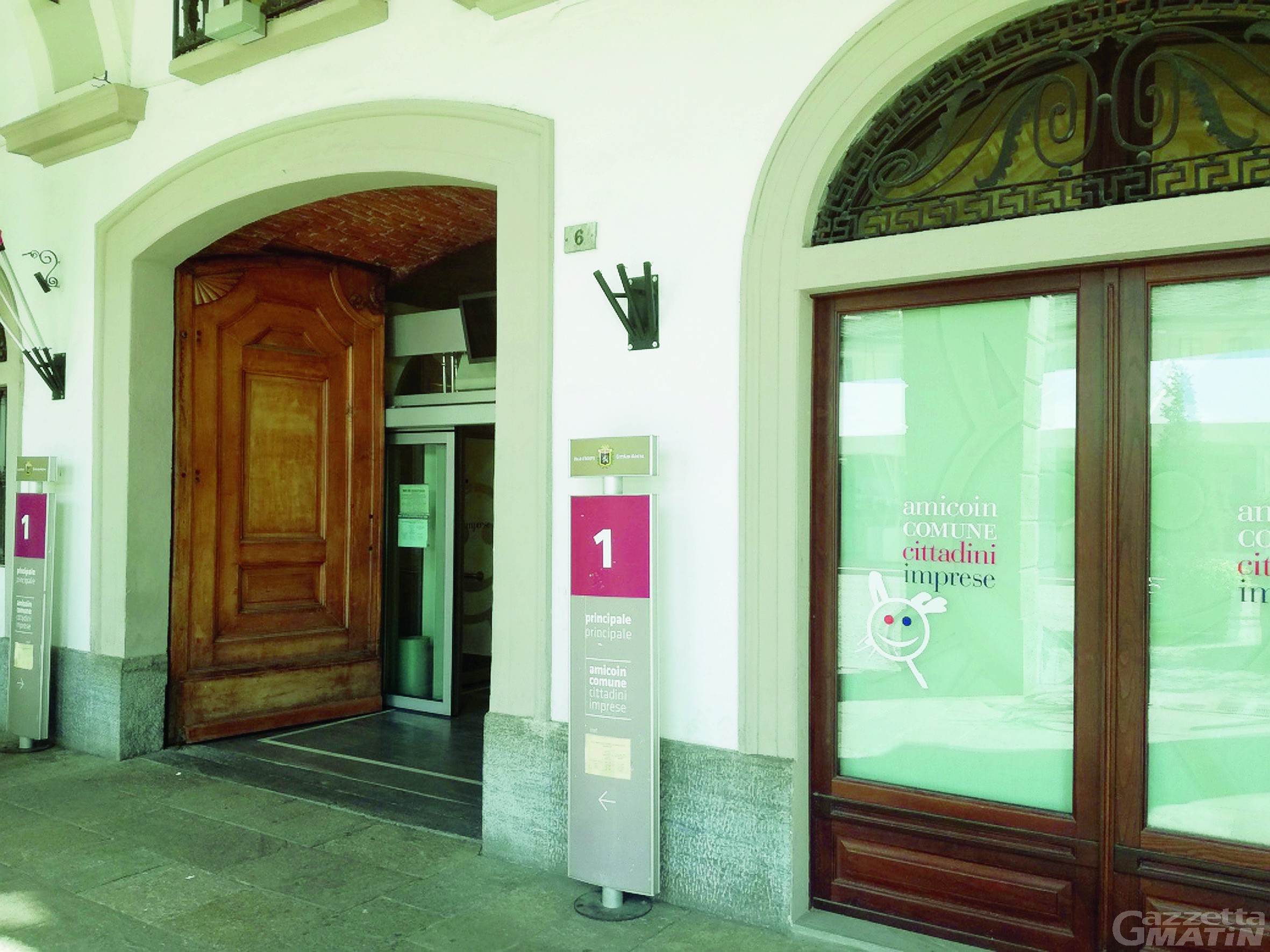 Aosta, un’odissea chiamata Amico in Comune: mancano personale e linee telefoniche Aosta, un’odissea chiamata Amico in Comune: mancano personale e linee telefoniche