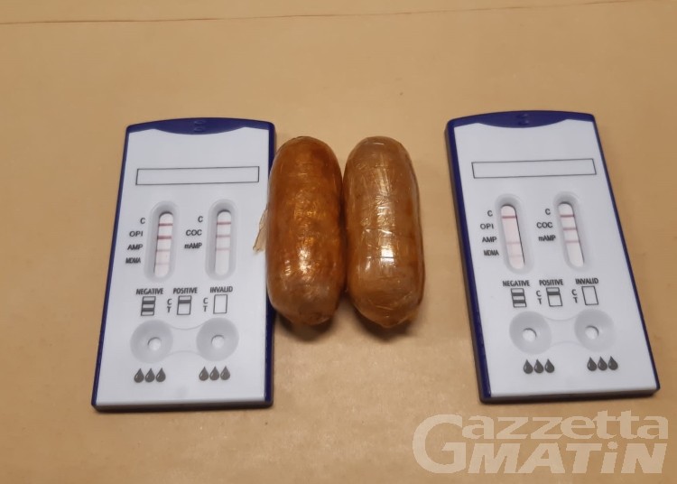 Droga: fermato al Traforo del Grande con 30 grammi di eroina, denunciato Droga: fermato al Traforo del Grande con 30 grammi di eroina, denunciato