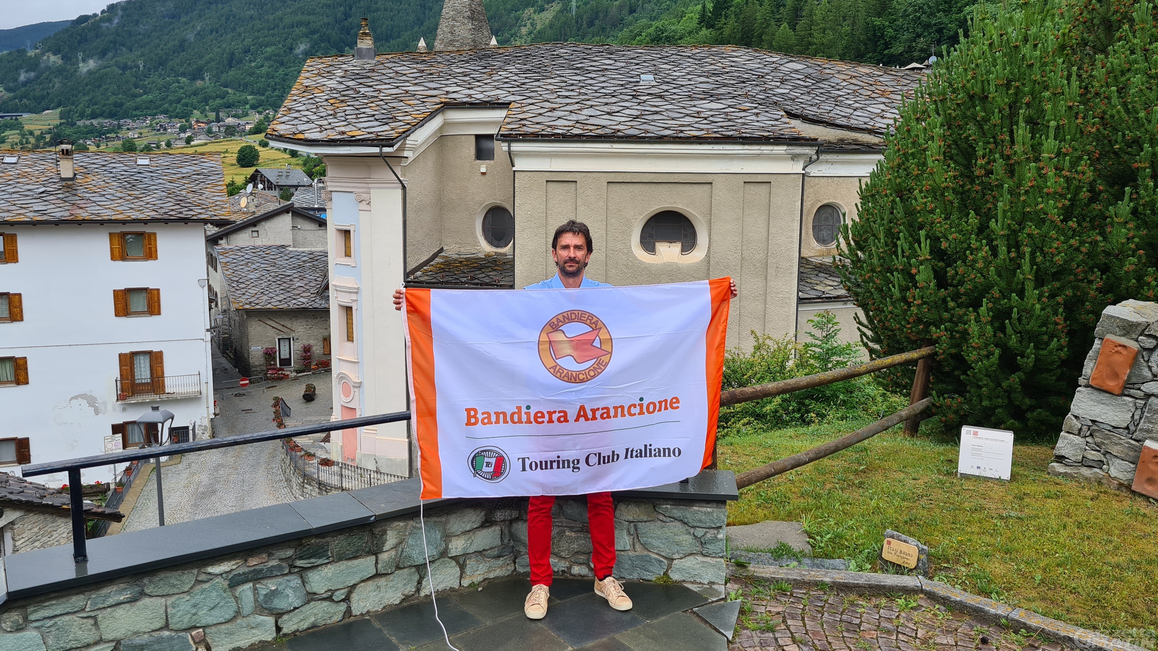 Touring club: confermate le bandiere arancioni a Etroubles, Gressoney-Saint-Jean e Introd Touring club: confermate le bandiere arancioni a Etroubles, Gressoney-Saint-Jean e Introd