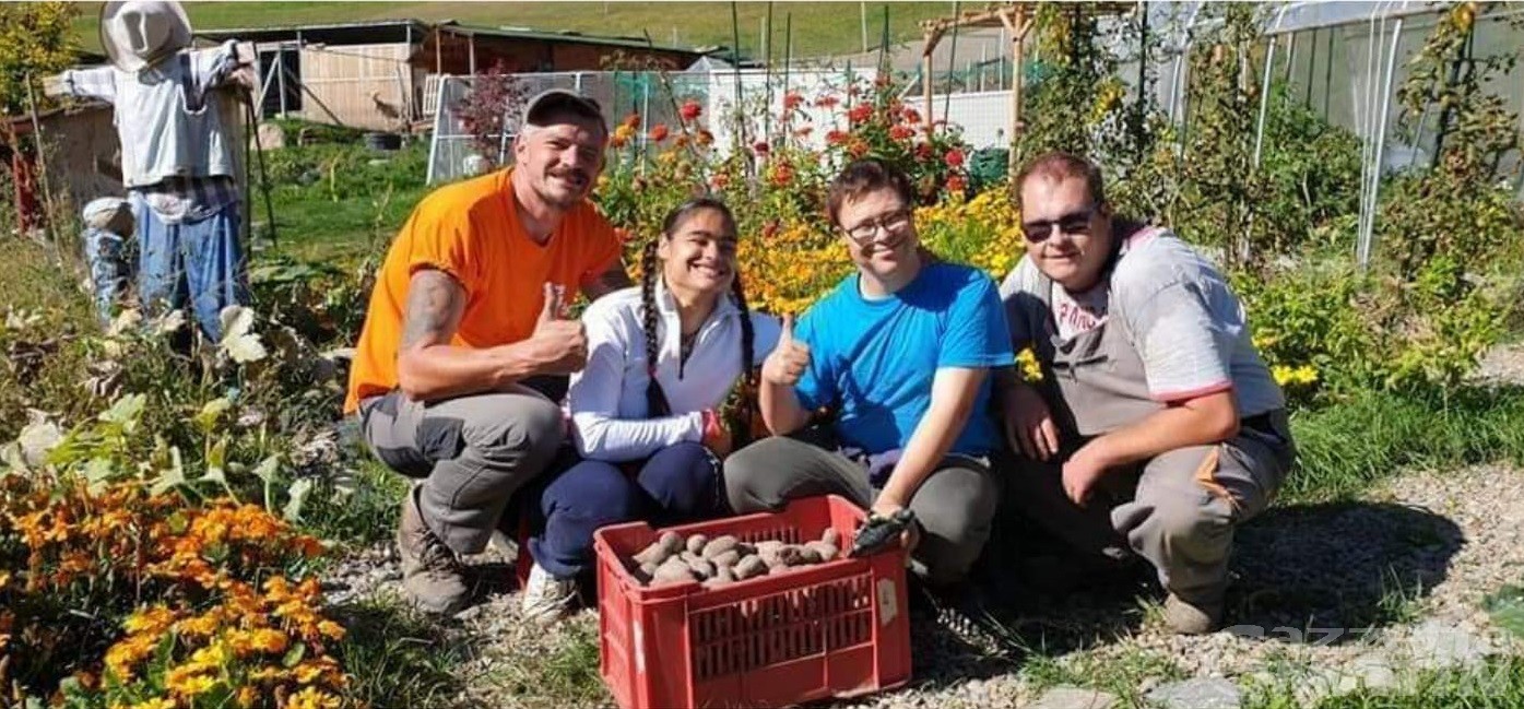 Rinascimento Valle d’Aosta dona mille euro alla Petite Ferme du Bonheur di Doues Rinascimento Valle d’Aosta dona mille euro alla Petite Ferme du Bonheur di Doues