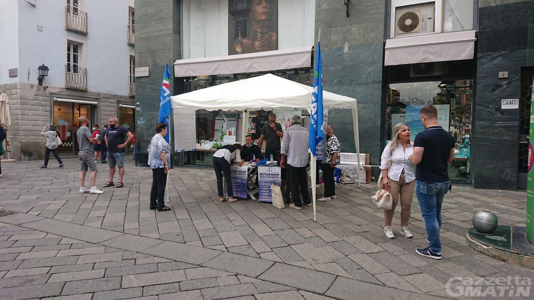 Referendum per la riforma della giustizia: il camper della Lega Giovani arriva ad Aosta Referendum per la riforma della giustizia: il camper della Lega Giovani arriva ad Aosta