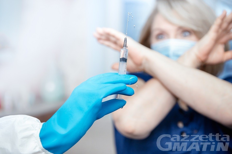 No alla vaccinazione obbligatoria: 33 operatori sanitari fanno ricorso al Tar No alla vaccinazione obbligatoria: 33 operatori sanitari fanno ricorso al Tar