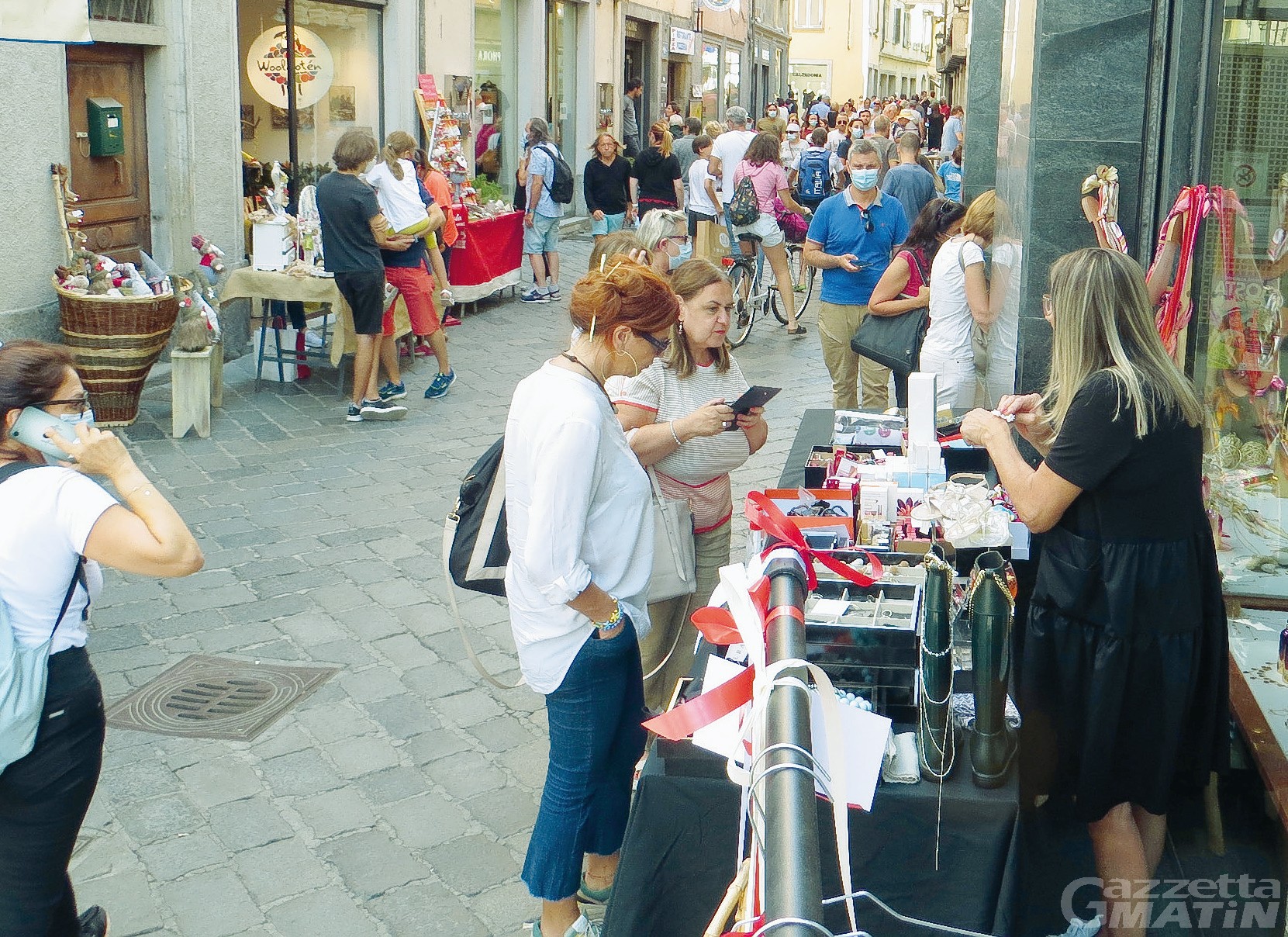 Commercio: numeri incoraggianti per ‘Aosta in festa con Commercianti in festa’ Commercio: numeri incoraggianti per ‘Aosta in festa con Commercianti in festa’