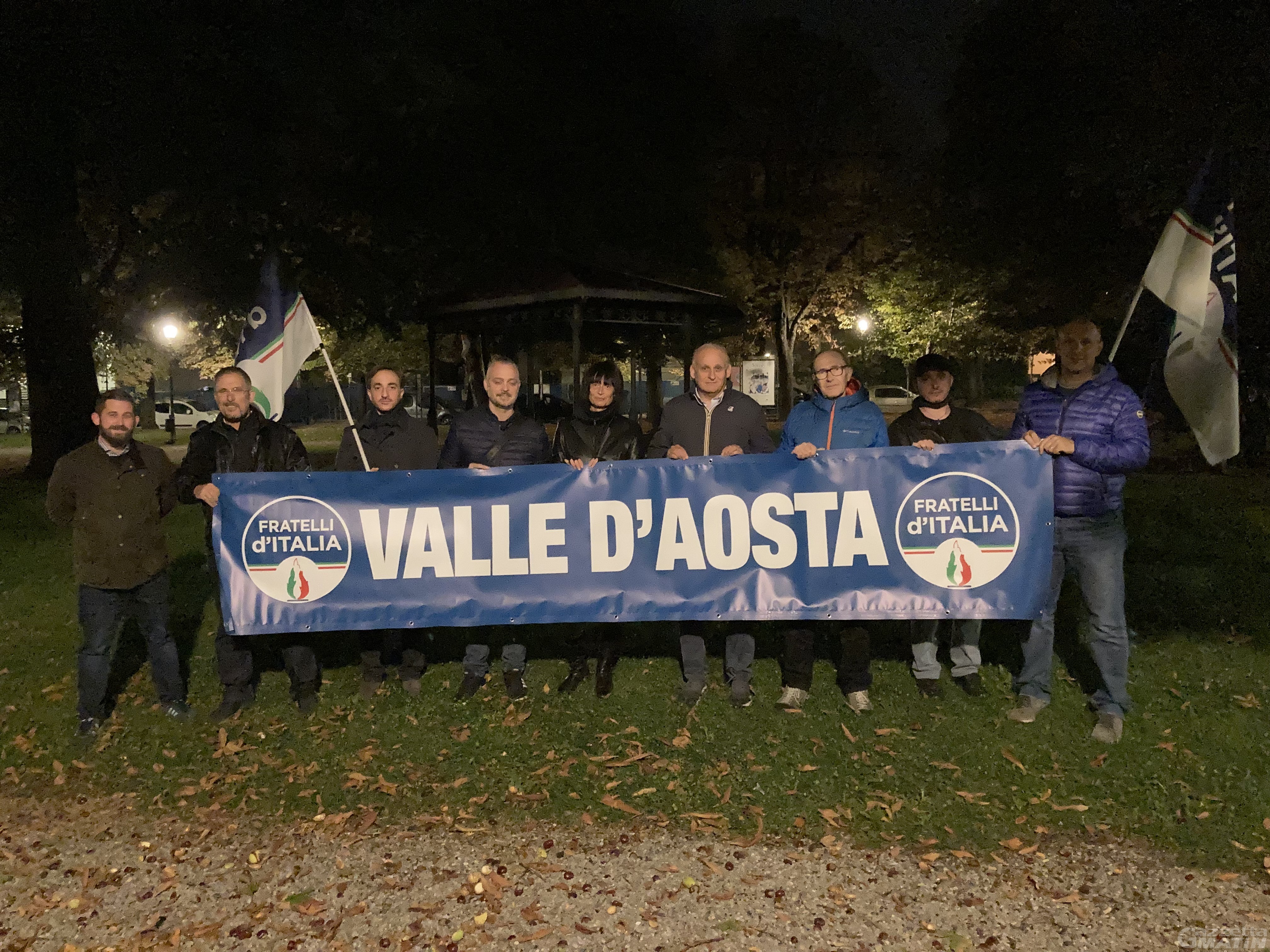 Aosta, presidio di Fratelli d’Italia ai giardini Lussu: «Tema della sicurezza è importante» Aosta, presidio di Fratelli d’Italia ai giardini Lussu: «Tema della sicurezza è importante»