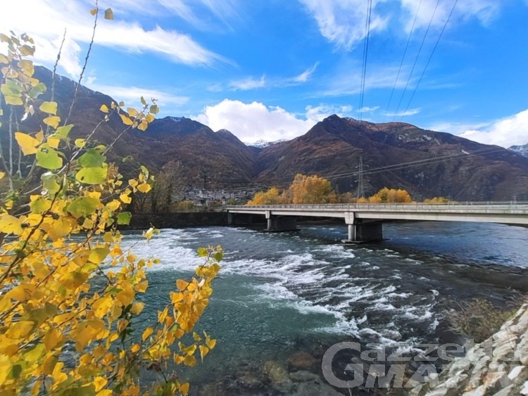 Issogne, problemi statici al ponte sulla Dora: chiusura ai mezzi pesanti Issogne, problemi statici al ponte sulla Dora: chiusura ai mezzi pesanti