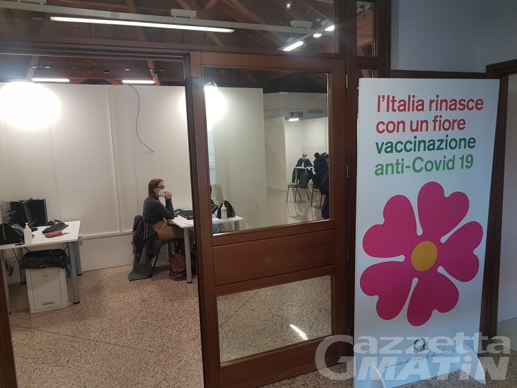 Vaccino anti Covid: tante prenotazioni, l’Usl aggiunge 2 giorni a Pollein Vaccino anti Covid: tante prenotazioni, l’Usl aggiunge 2 giorni a Pollein