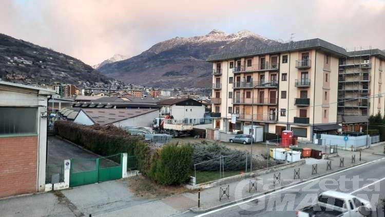 Aosta: una petizione per dire no all’antenna Iliad di via Garin