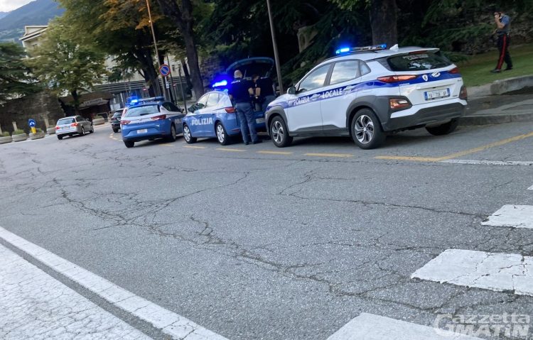 Aosta: prende a bastonate un sessantenne, arrestato 30enne del Mali