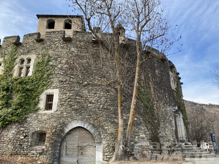 Castello di Introd, una petizione perché la Regione lo acquisti