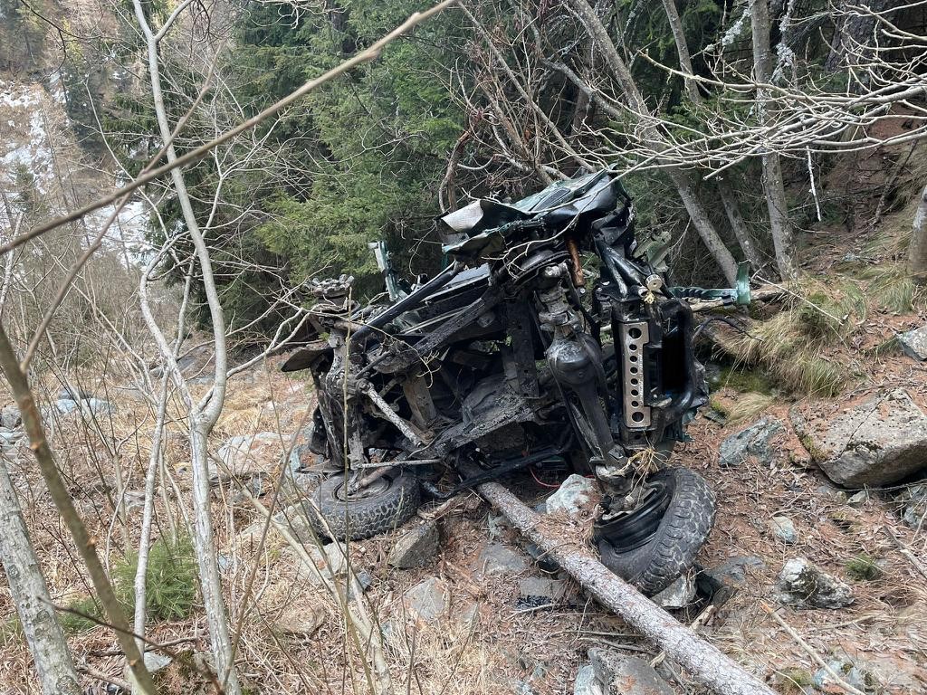 Incidenti: auto precipita in un canalone a Champorcher, salvi i due occupanti Incidenti: auto precipita in un canalone a Champorcher, salvi i due occupanti