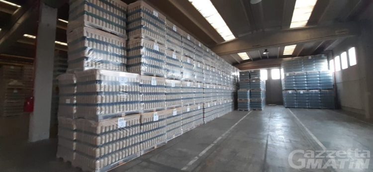 Falso liquore made in Italy: la Guardia di Finanza sequestra 112 mila bottiglie