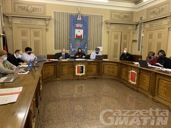 Châtillon: tre consiglieri abbandonano la maggioranza