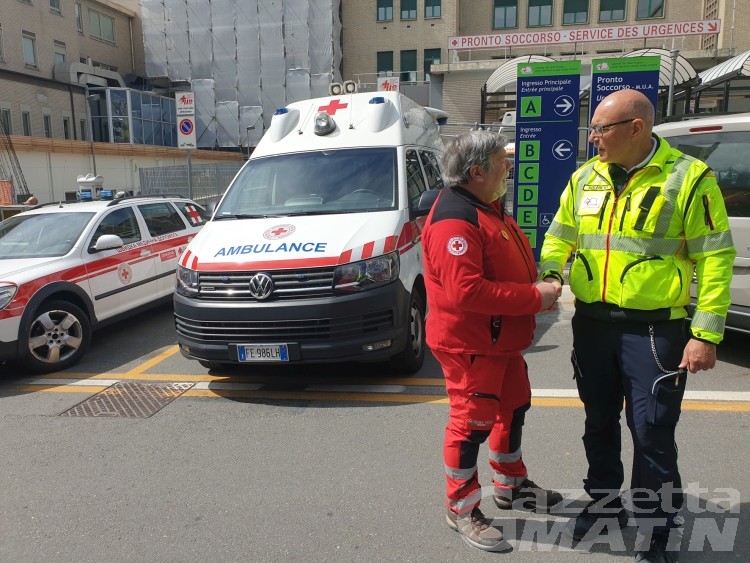 Emergenza Ucraina: consegnati alla Croce Rossa i mezzi di soccorso destinati a Kiev