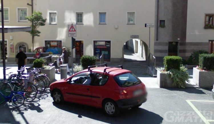 Aosta, segnalate tracce di sangue in via Losanna: accertamenti dei Carabinieri