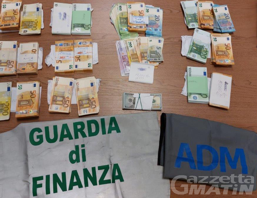Verso la Svizzera con 138 mila euro non dichiarati: sequestro di Adm e Finanza