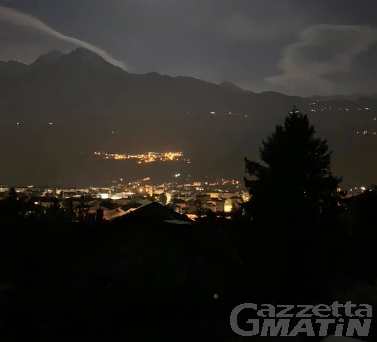 Black out ad Aosta, colpa di un guasto a una centralina in collina