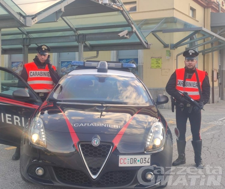 20 grammi di eroina e cocaina, i Carabinieri arrestano un ventenne