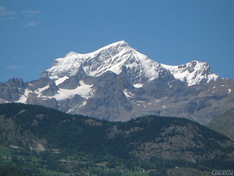 Crollo di seracchi sul Grand Combin: due morti e 9 feriti