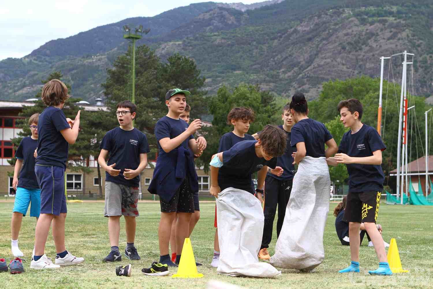 Sport a scuola: oltre 1.000 alunni al Tesolin di Aosta per Giochi in Campo