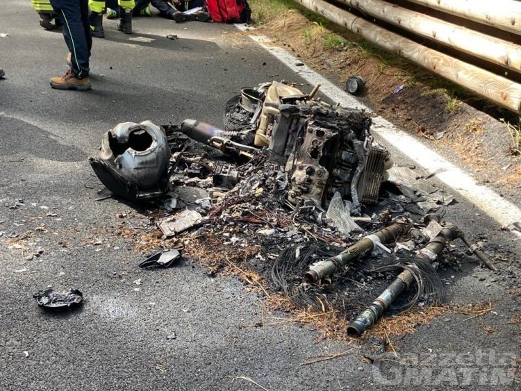 Gran San Bernardo, tragedia sulla strada: morti due motociclisti