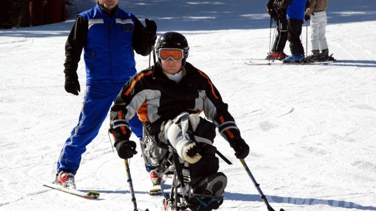 Disabilità: 1,2 milioni per il progetto sullo sci per tutti in Valle d’Aosta