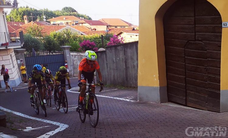 Ciclismo: Aimé e Chantal Cuaz e Kristian Blanc bene a Manta