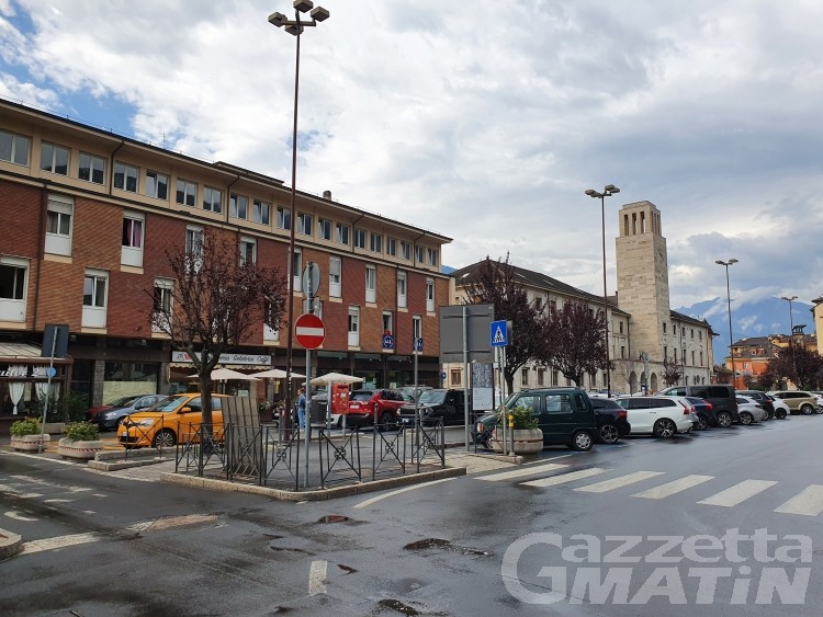 Aosta, piazza della Repubblica: calcio a 5 in chiaroscuro, il futuro mercato convince tutti Aosta, piazza della Repubblica: calcio a 5 in chiaroscuro, il futuro mercato convince tutti