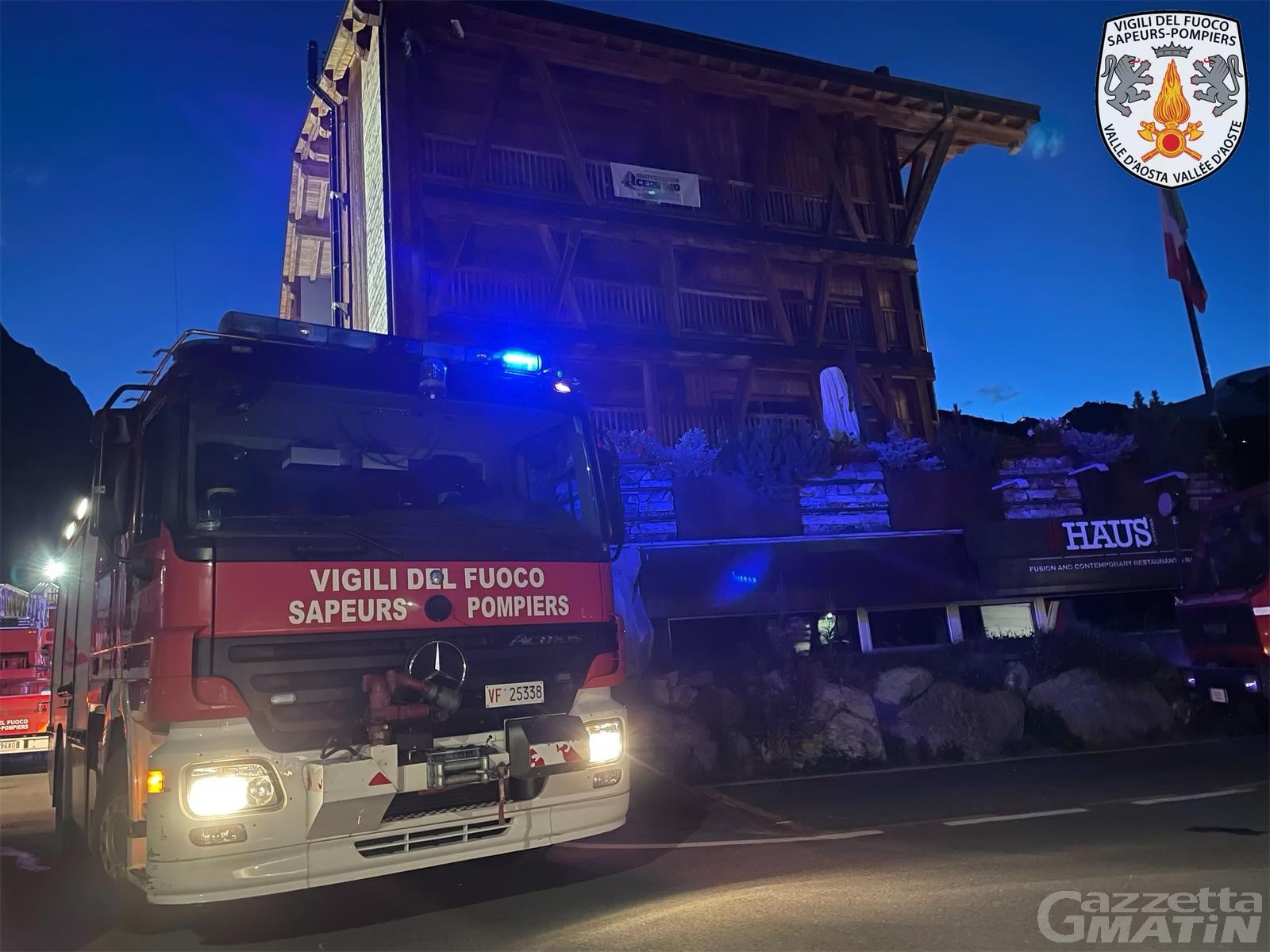 Cervinia, allarme incendio in albergo: ospiti svegliati nella notte e evacuati Cervinia, allarme incendio in albergo: ospiti svegliati nella notte e evacuati