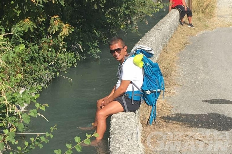Lutto: tanta gente a Pont-Saint-Martin per l’ultimo saluto a Tommaso Rotella Lutto: tanta gente a Pont-Saint-Martin per l’ultimo saluto a Tommaso Rotella