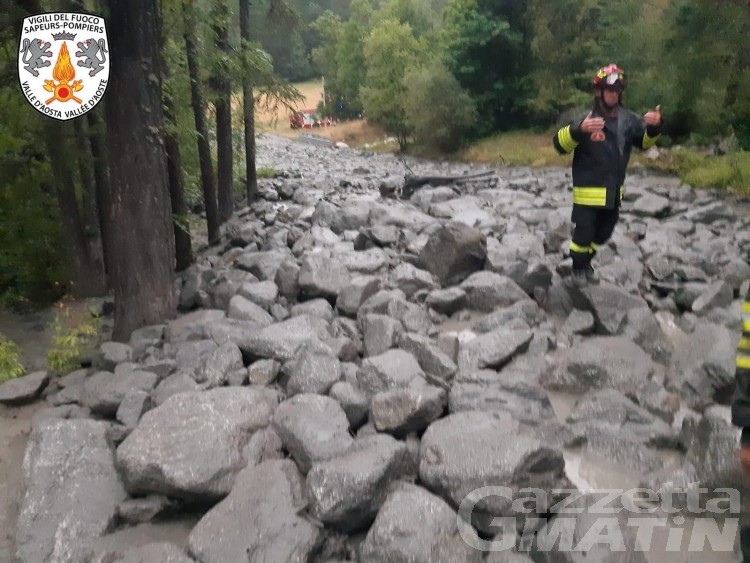 Frana in Val Ferret, evacuate 4 persone intrappolate tra due lingue di detriti