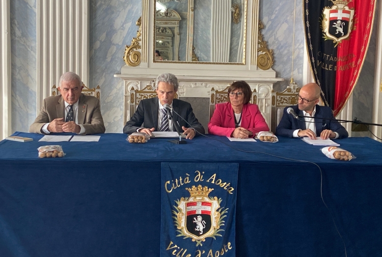 Giornata mondiale del cuore, altri 4 defibrillatori presto disponibili ad Aosta Giornata mondiale del cuore, altri 4 defibrillatori presto disponibili ad Aosta