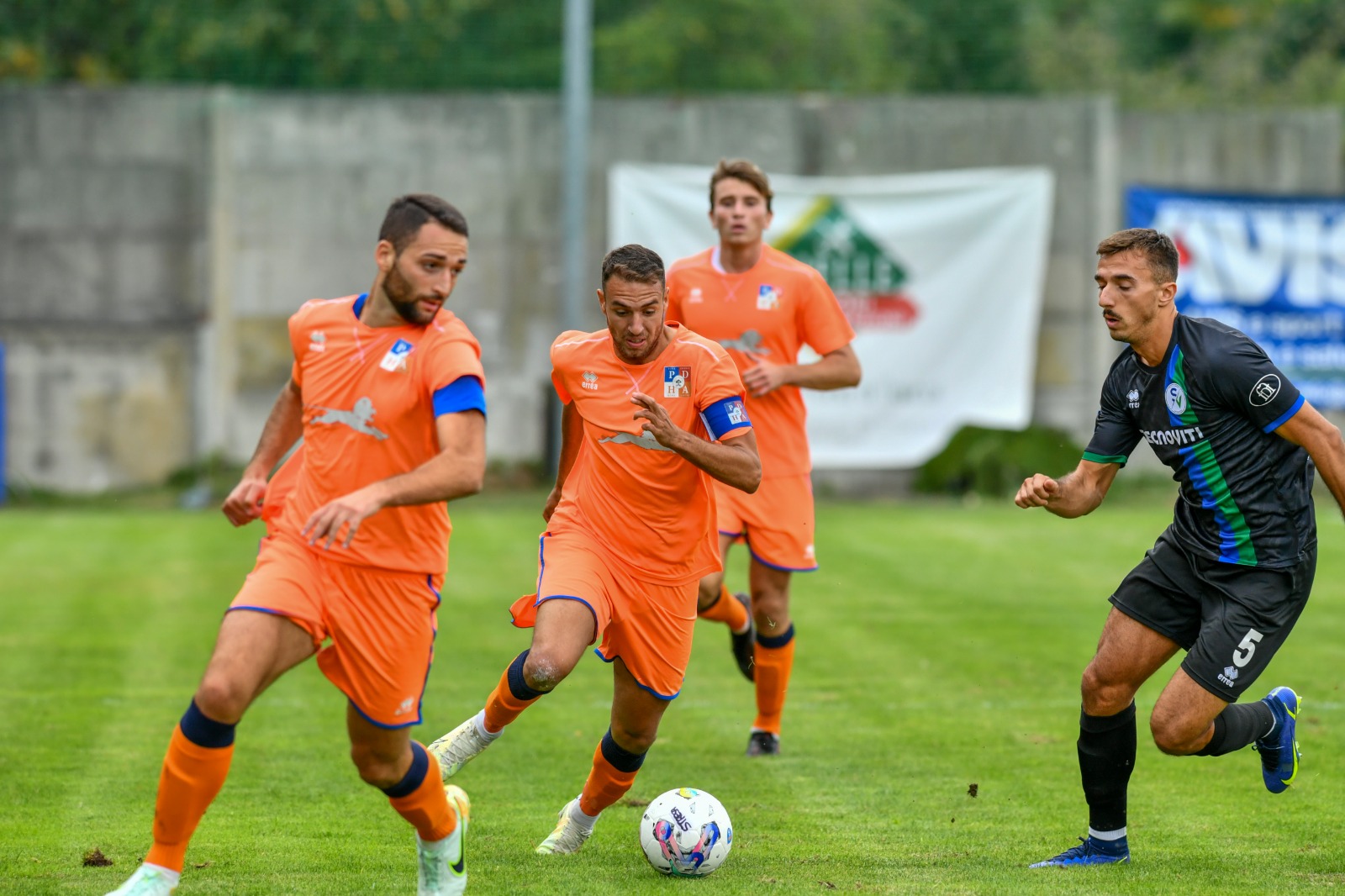 Calcio: Jeantet su rigore, il P.D.H.A.E. sbanca il Luigi Forlano Calcio: Jeantet su rigore, il P.D.H.A.E. sbanca il Luigi Forlano