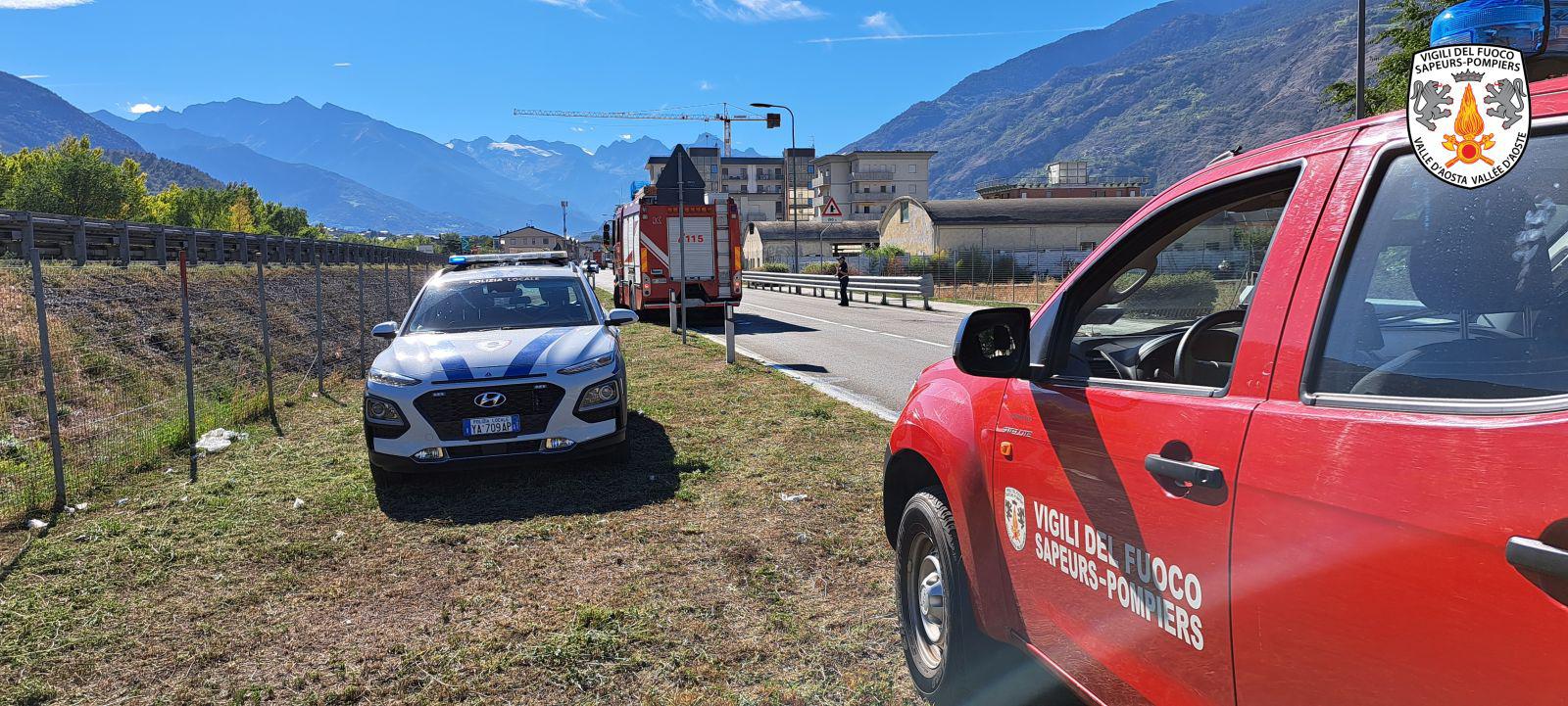 Aosta: sterpaglie lungo la A5 in fiamme, viabilità ripristinata