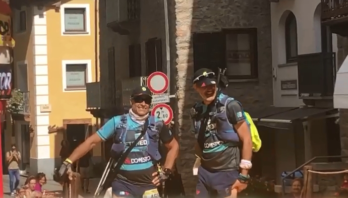 Tor des Géants: applausi a Courmayeur per i cognati volanti Diego Milani e Andrea Raso Tor des Géants: applausi a Courmayeur per i cognati volanti Diego Milani e Andrea Raso