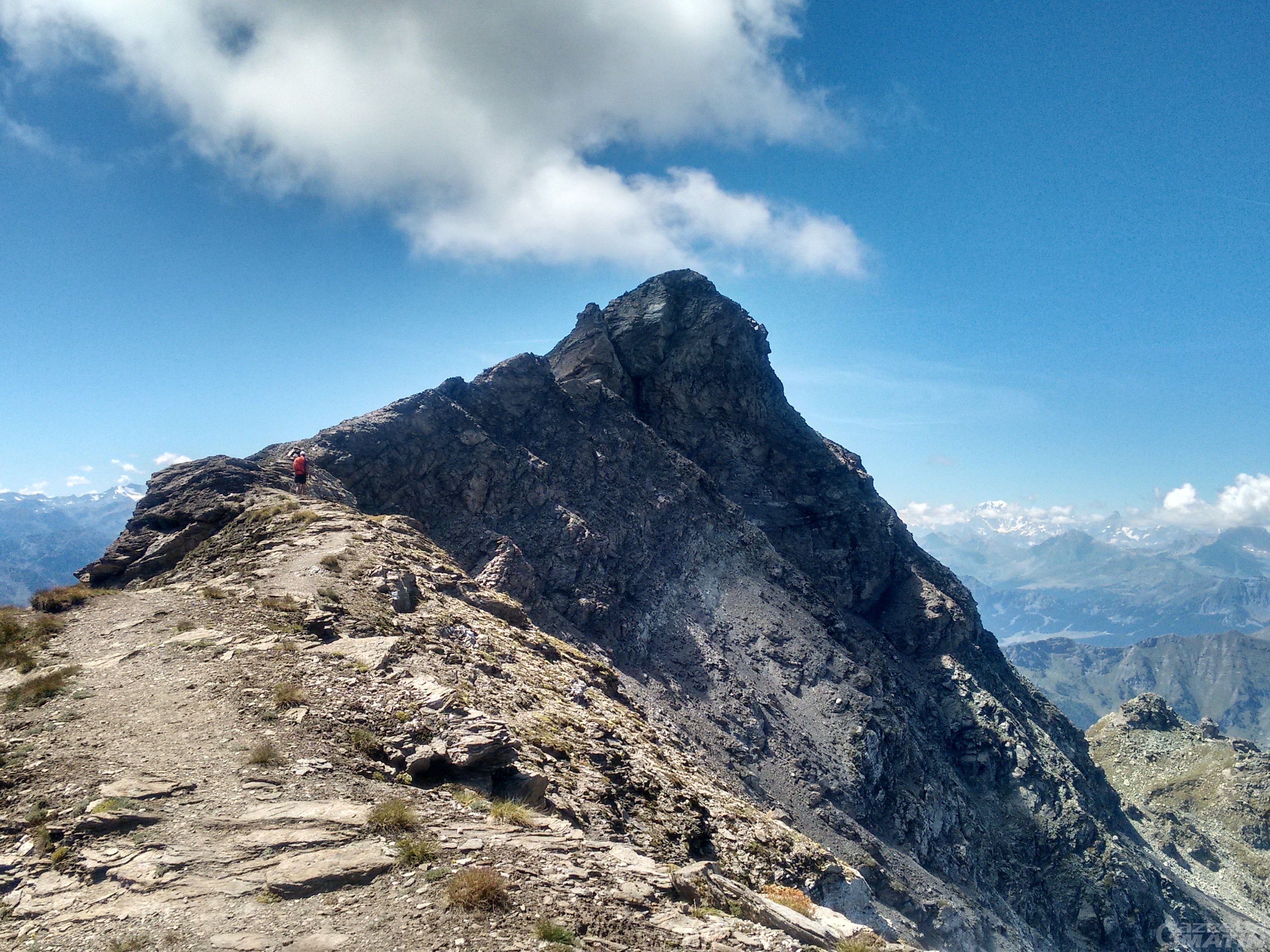 Precipita per 200 metri, morta un’escursionista in Val d’Ayas