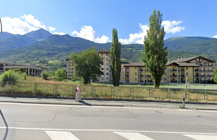 Aosta diventa più verde: 1000 piante e alberi piantumati in via Paravera