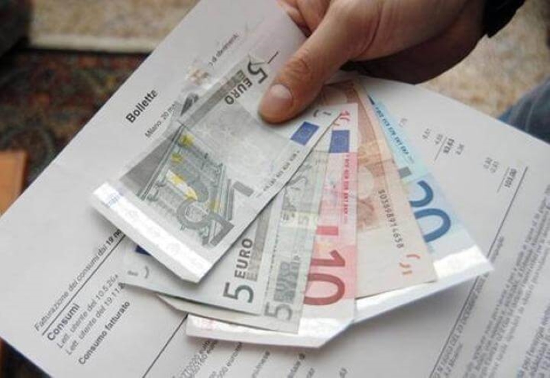Caro energia: arriva il Bonus Social VdA, contributo per ISEE fino a 20 mila euro Caro energia: arriva il Bonus Social VdA, contributo per ISEE fino a 20 mila euro