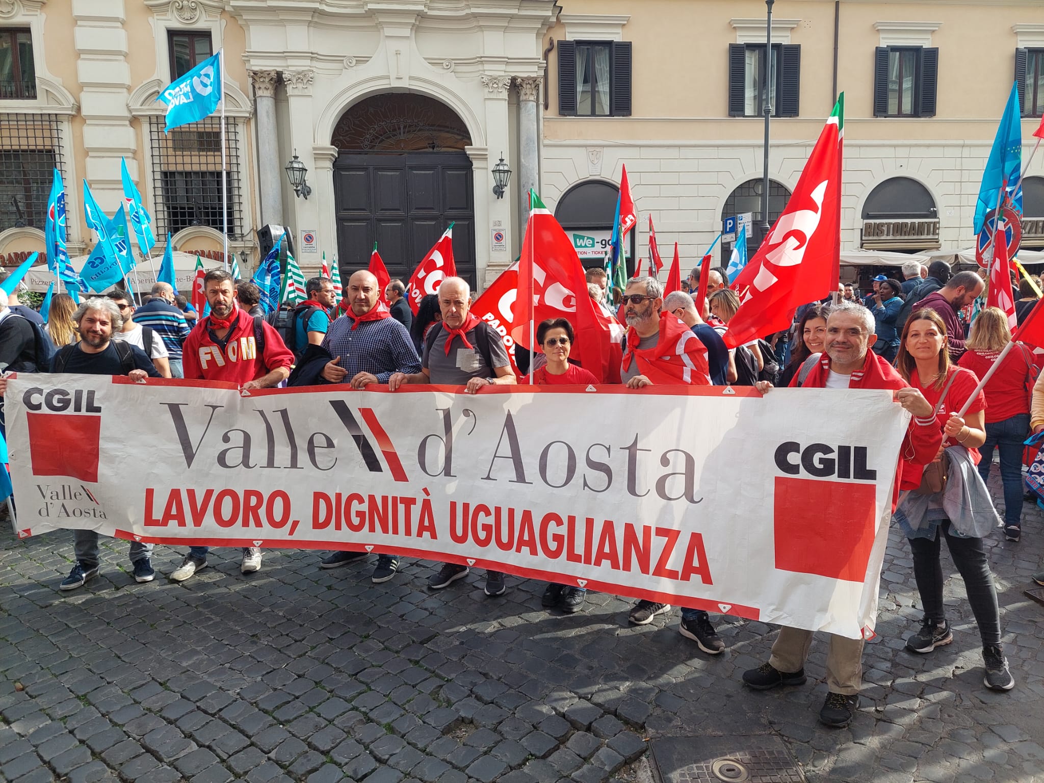 Salute e sicurezza sul lavoro, anche la Cgil VdA in piazza a Roma Salute e sicurezza sul lavoro, anche la Cgil VdA in piazza a Roma